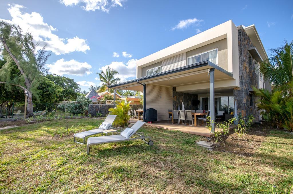 L'Escale 3 Bedrooms Sea View And Beachfront Suite By Dream Escapes Tamarin Room photo